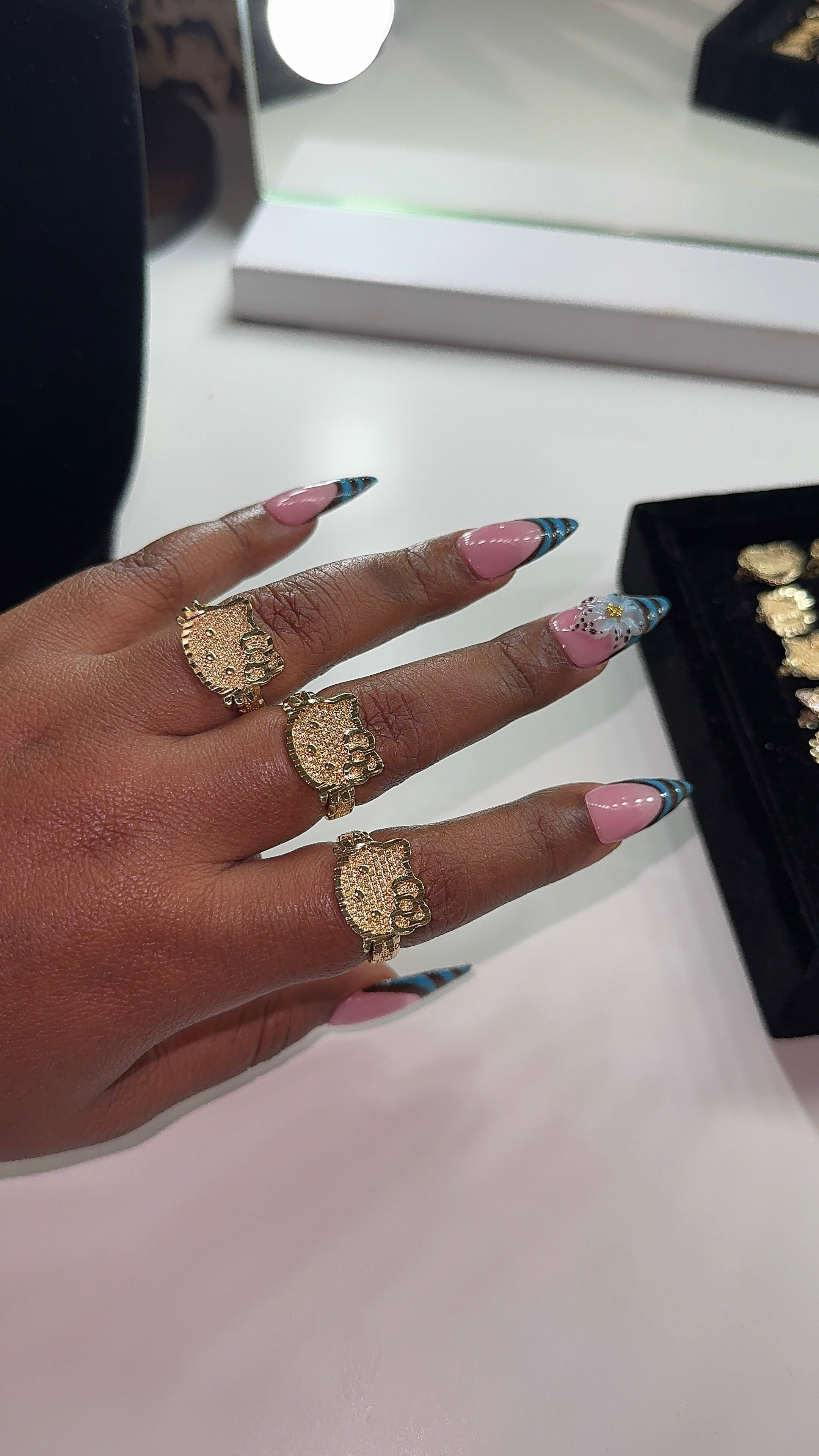 HK Face Ring