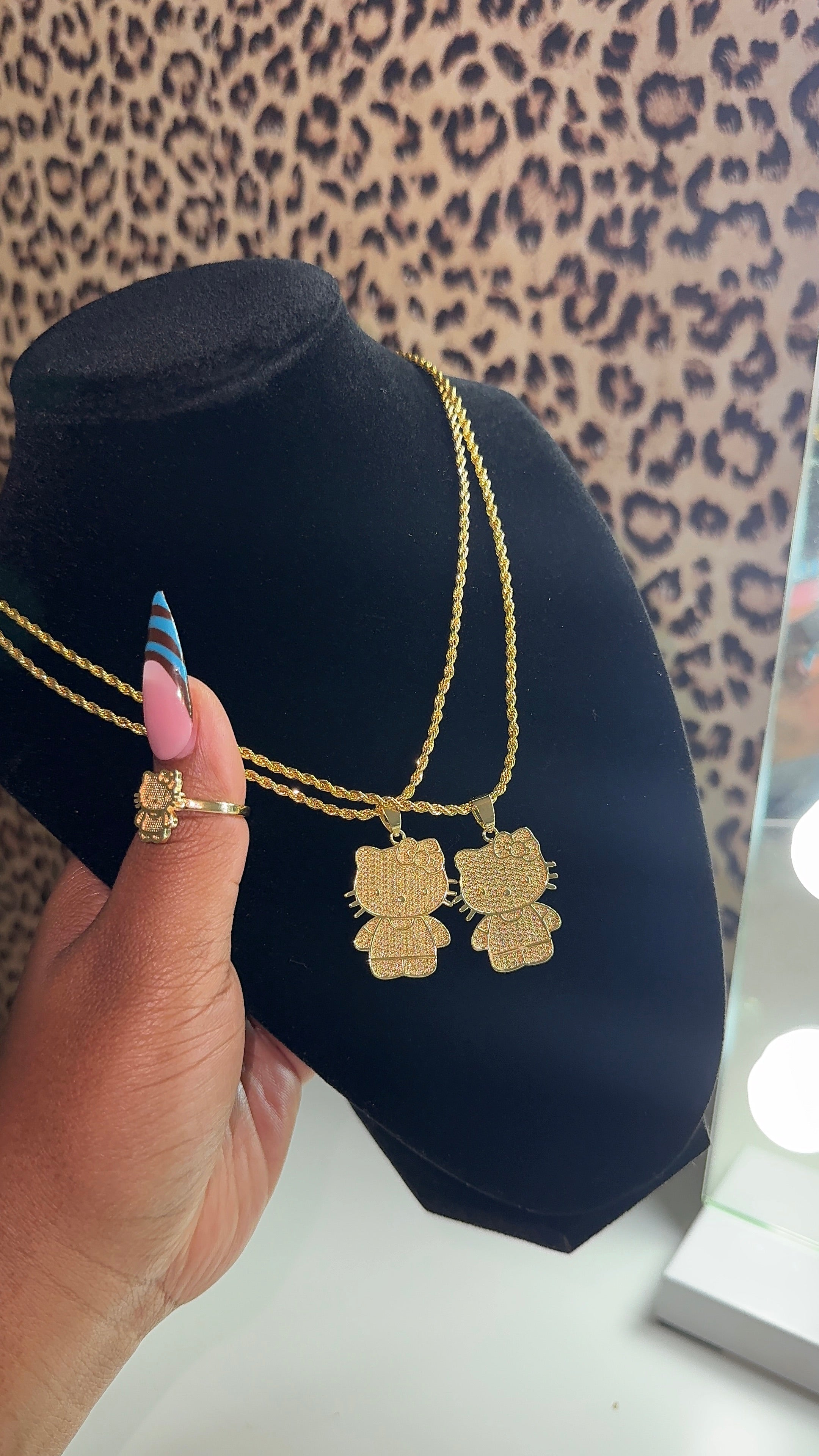 Big HK Full Body Necklace